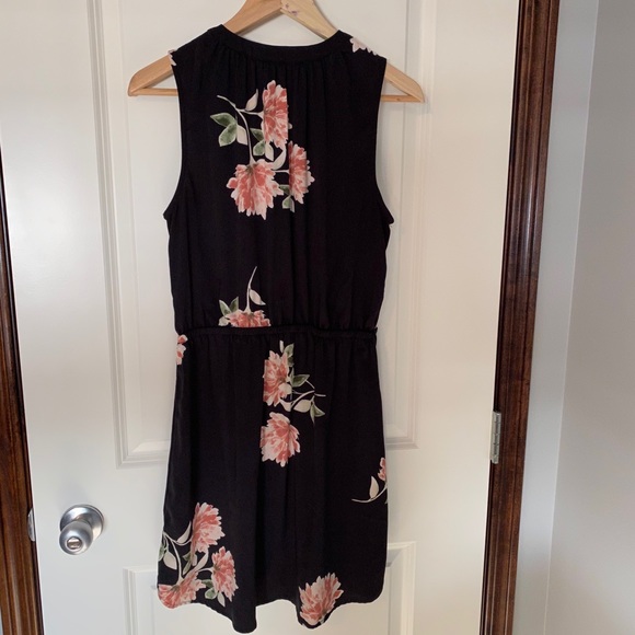 Dynamite Dress - Picture 5 of 5